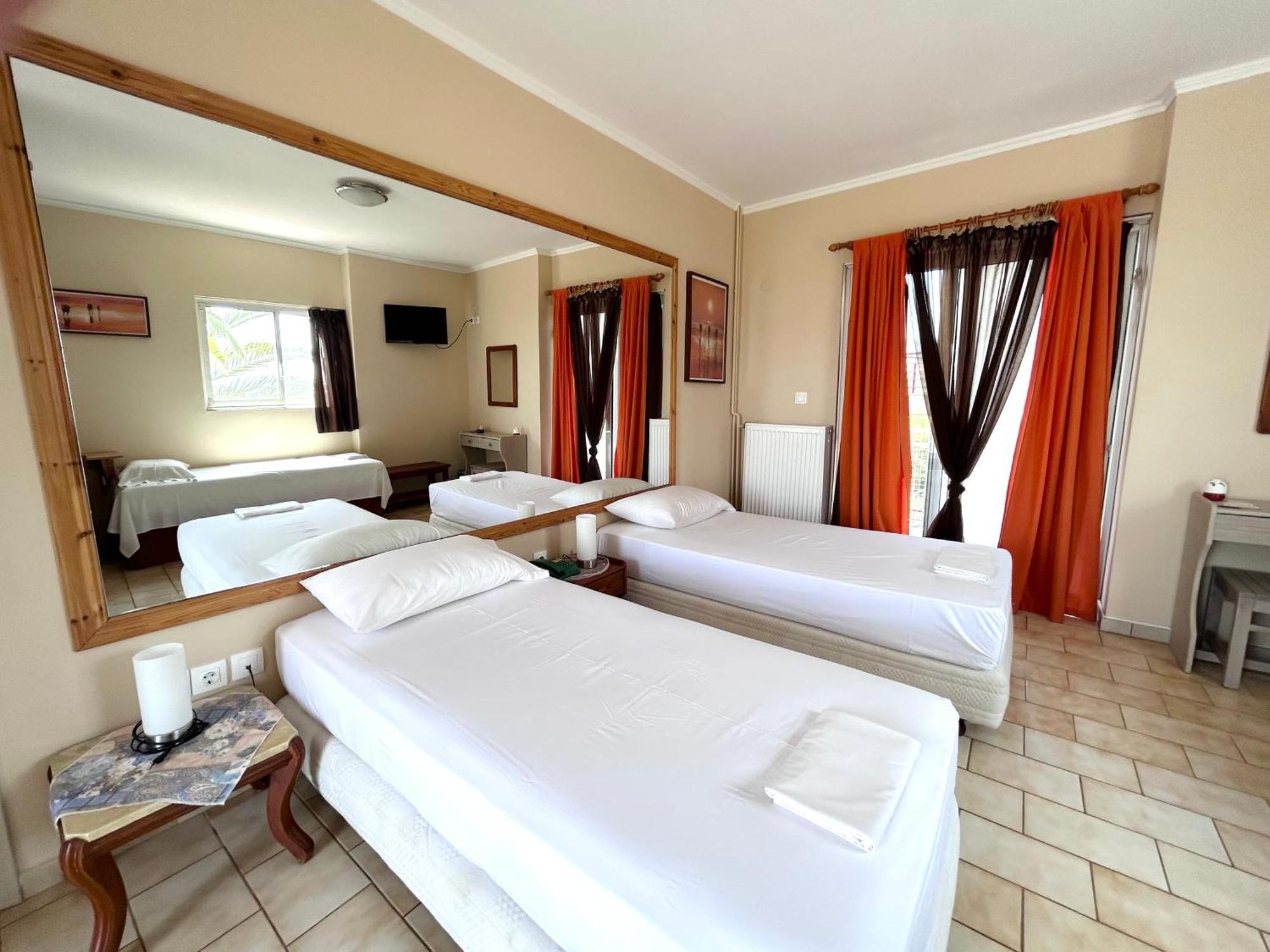 Bay Holiday Hotel & Spa Karavómilos Dış mekan fotoğraf
