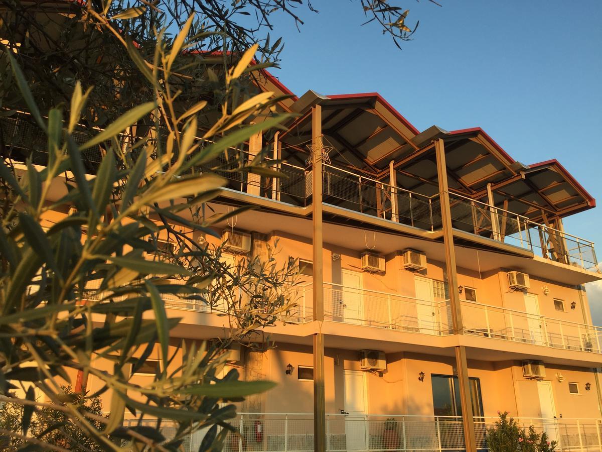Bay Holiday Hotel & Spa Karavómilos Dış mekan fotoğraf